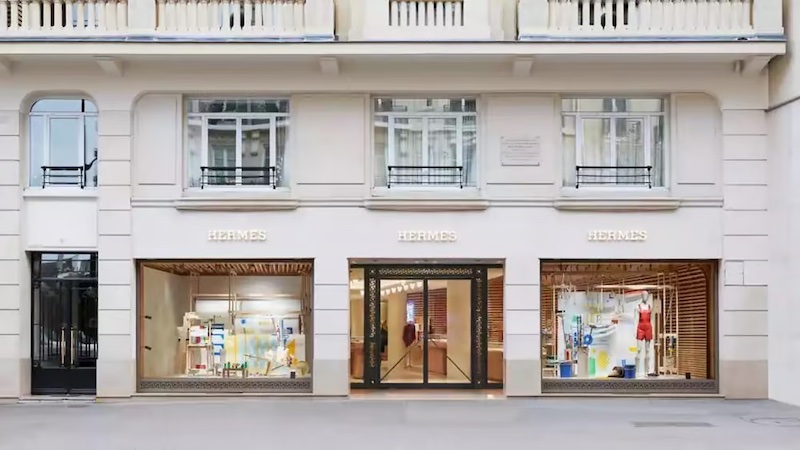 自2010年以来成为爱马仕巴黎店铺所在地的塞弗尔街17号外立面 - Hermès