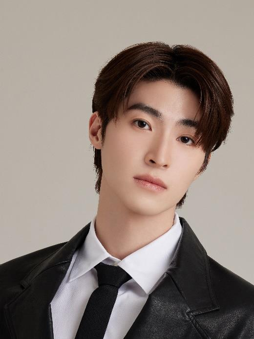 Blue Pongtiwat