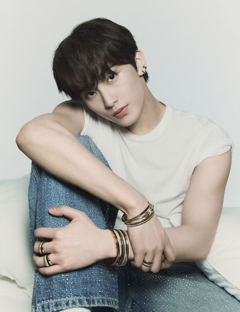 宝诗龙任命 NCT Mark为品牌挚友。- 宝诗龙