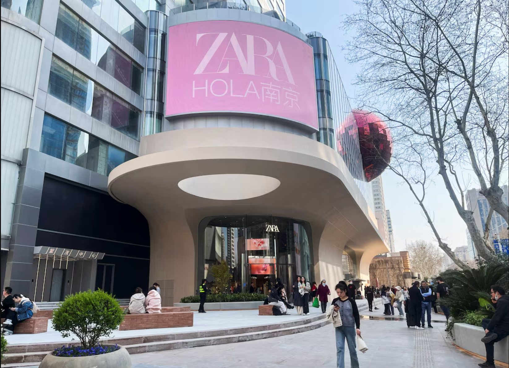分别在马德里开业的Zacaffe，以及在南京新街口开业的Zara Cafe