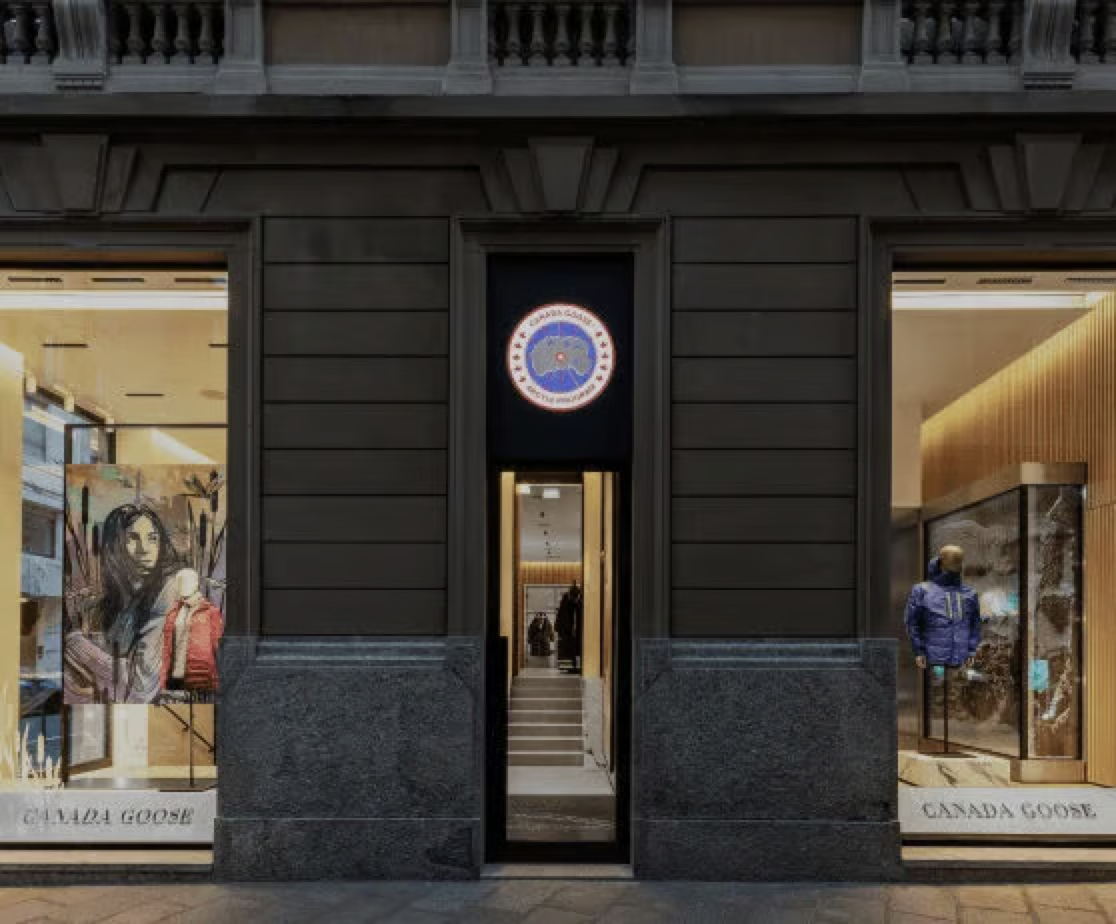 加拿大鹅在米兰和巴黎的圣奥诺雷街（rue Saint-Honoré）分别开设了一家旗舰店 - 加拿大鹅