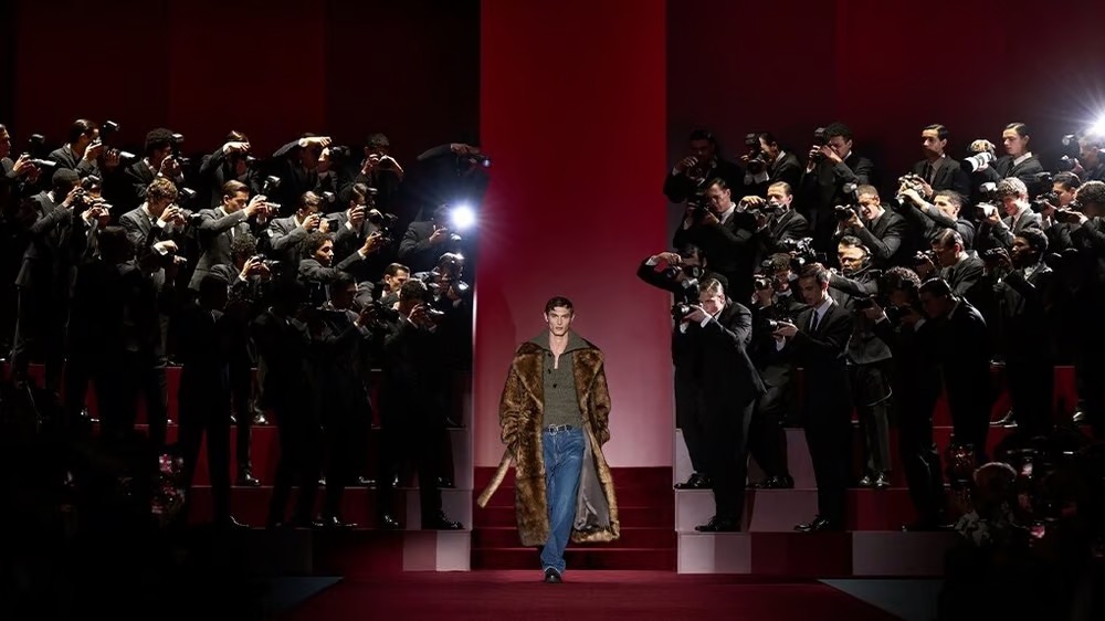 Dolce & Gabbana（此处显示，去年冬天的外观）、Prada和Armani将是本赛季在米兰展出的唯一顶级意大利唱片公司