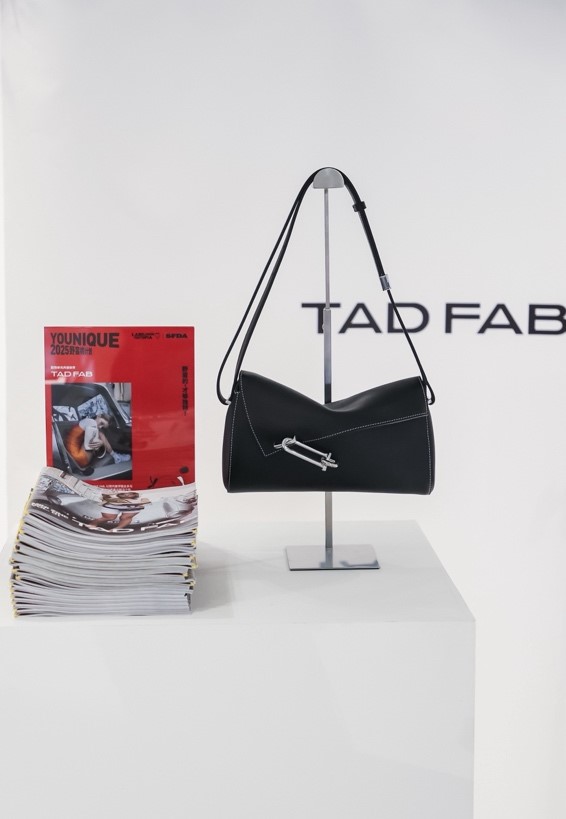 TAD FAB展示于配饰单元