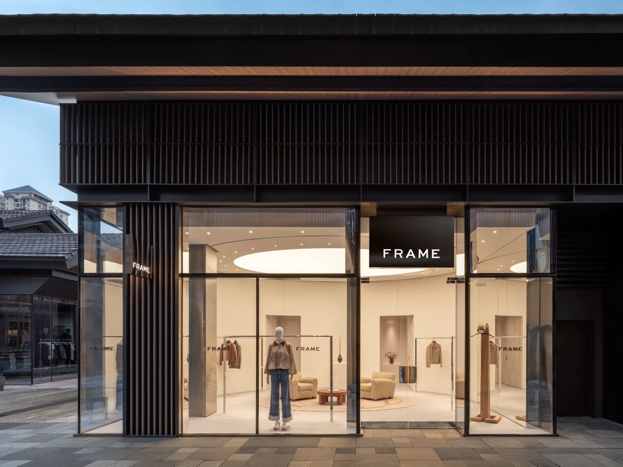 FRAME成都新店由SKYnoa建筑设计工作室负责打造