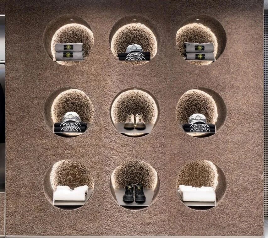 Stone Island杭州旗舰店采用软木材质打造产品展示空间