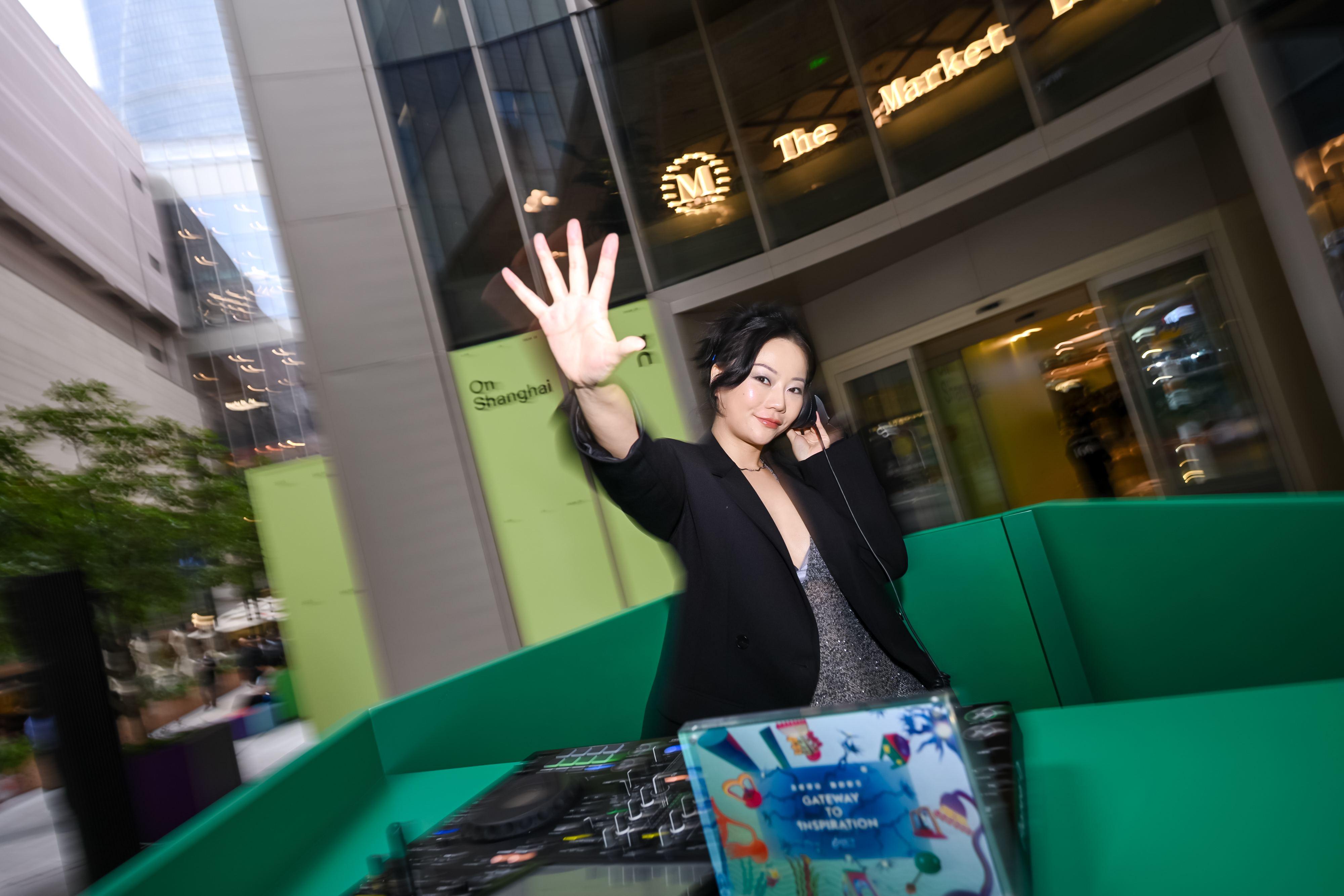 演出-DJ Dora 演出-DJ Dora
