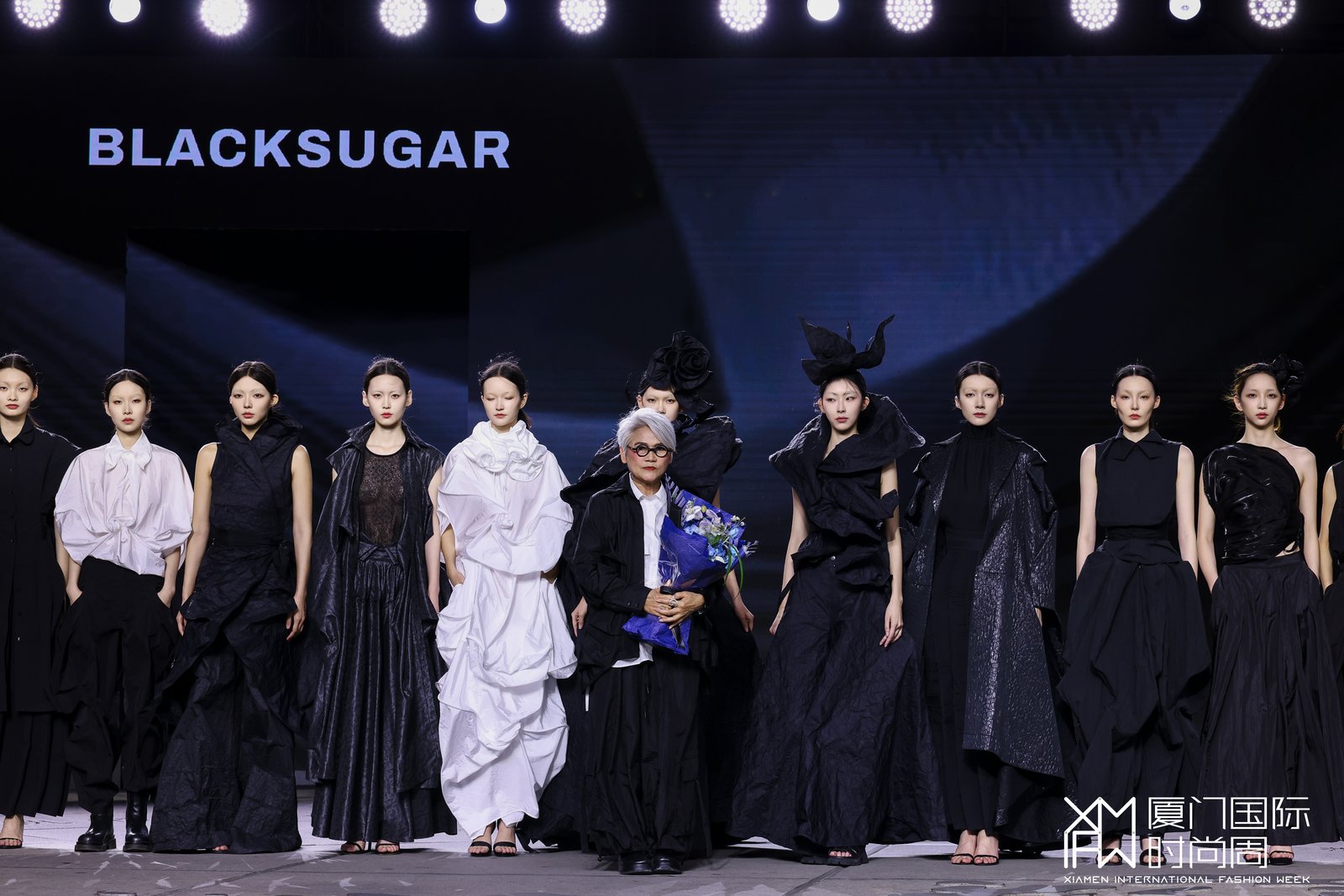 泰国设计师品牌BLACKSUGAR在「XMIFW」百年中山路秀场实现“中国首秀” 泰国设计师品牌BLACKSUGAR在「XMIFW」百年中山路秀场实现“中国首秀”