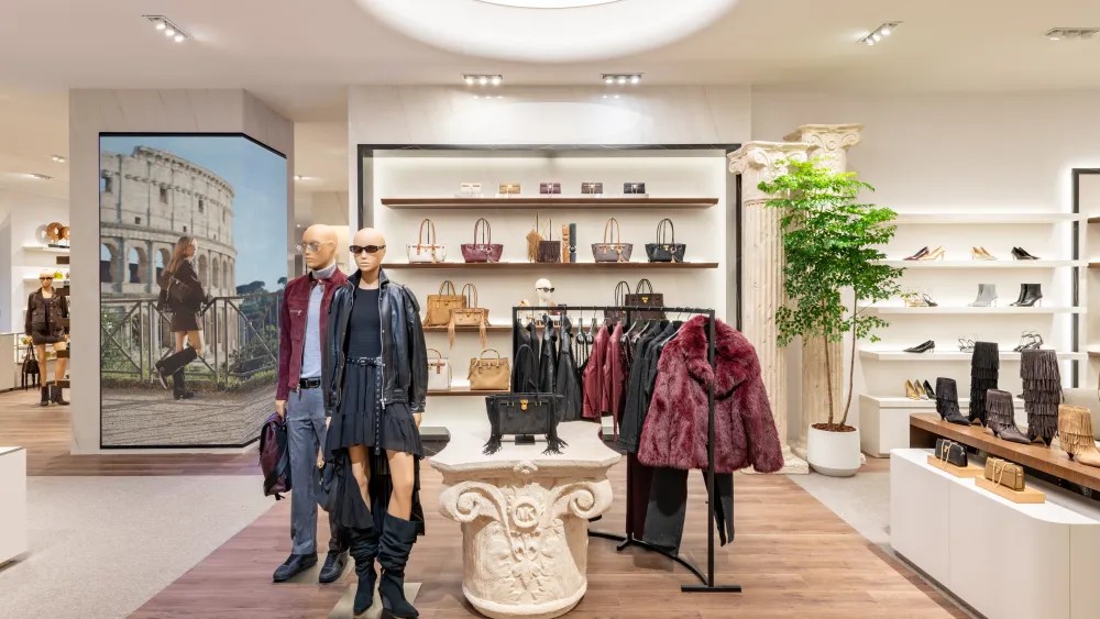 Michael Kors的洛克菲勒中心旗舰店已率先完成升级