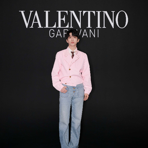 VALENTINO华伦天奴于上海呈献Fireflies 2026春夏系列预览活动