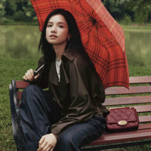 Burberry推出七夕节主题广告