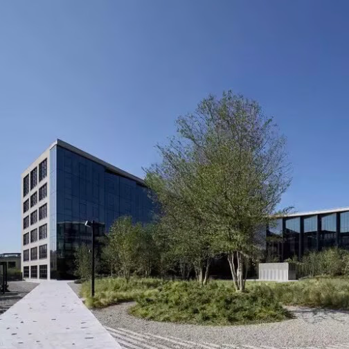 Moncler 米兰总部 Casa Moncler 正式启用