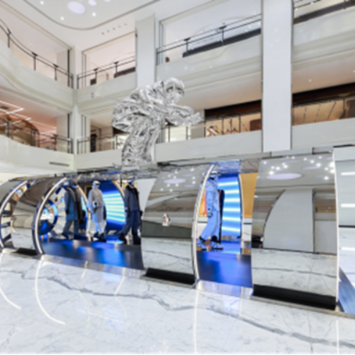 MONCLER GRENOBLE多维沉浸式装置亮相北京SKP