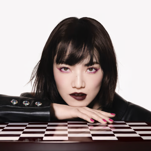 香奈儿首度推出以Rouge Noir为核心的全系列彩妆