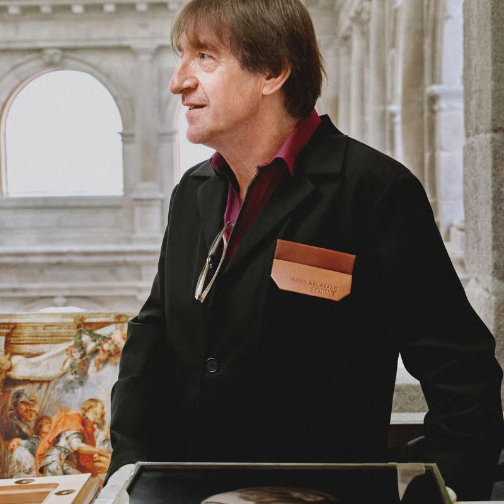 Loewe为普拉多博物馆修复团队设计全新制服