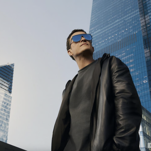 保时捷设计推出与奥兰多·布鲁姆联名设计的皮夹克与眼镜