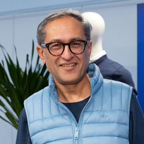 李维斯上调全年业绩预期，首席财务官宣布退休