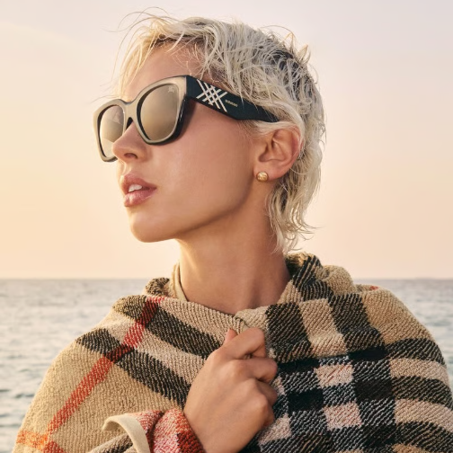 Burberry利好势头延续：扭亏为盈