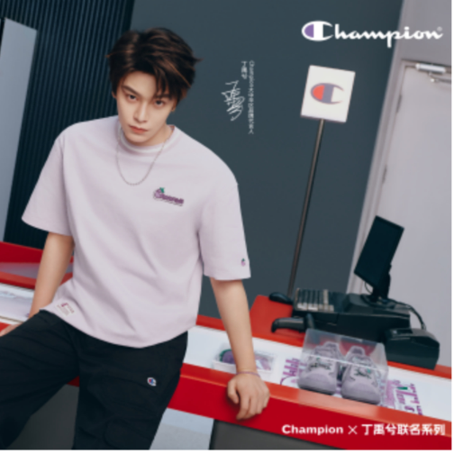Champion“茄尔斯”联名走红，国际品牌本土化找到新答案