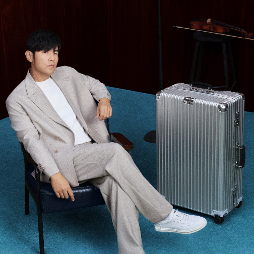 RIMOWA（日默瓦）携手全球品牌代言人周杰伦呈献最新广告形象大片