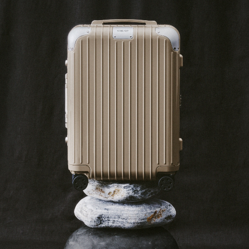 RIMOWA（日默瓦）Hybrid系列推出全新配色岩石灰